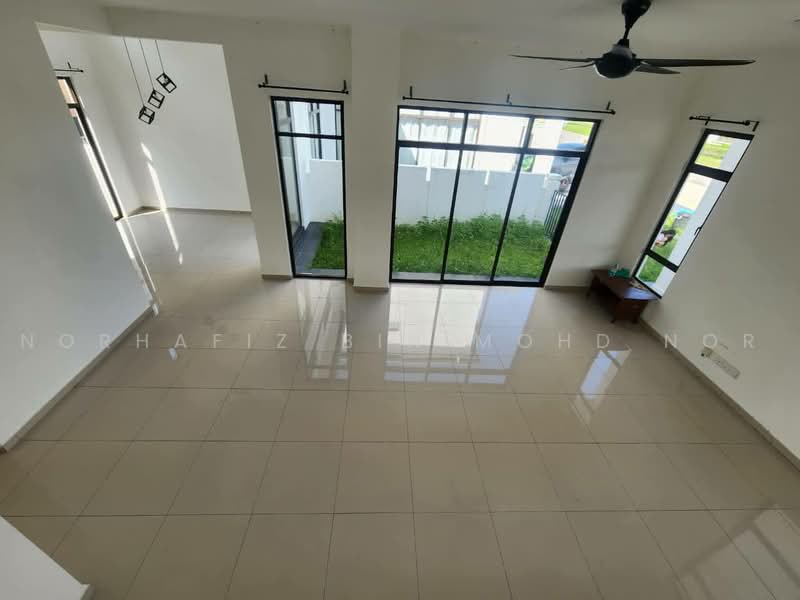Rumah Berkembar untuk Dijual di Puncak Alam (Selangor) - Norhafiz Bin Mohd Nor - Living Room - PropertyGuru.com.my