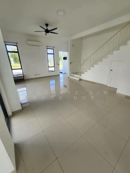 Rumah Berkembar untuk Dijual di Puncak Alam (Selangor) - Norhafiz Bin Mohd Nor - Living Room - PropertyGuru.com.my