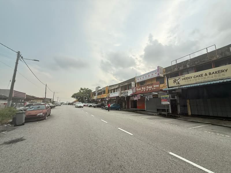 Shop / Office for Rent in Taman Ungku Tun Aminah (Skudai) - Iden Tan - Exterior - PropertyGuru.com.my