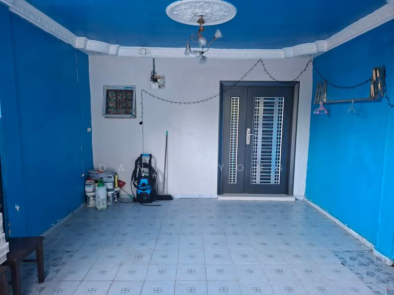 Rumah Teres 2-Tingkat untuk Dijual di Taman Cahaya Masai (Pasir Gudang) - Daniel Yong - Entrance - PropertyGuru.com.my
