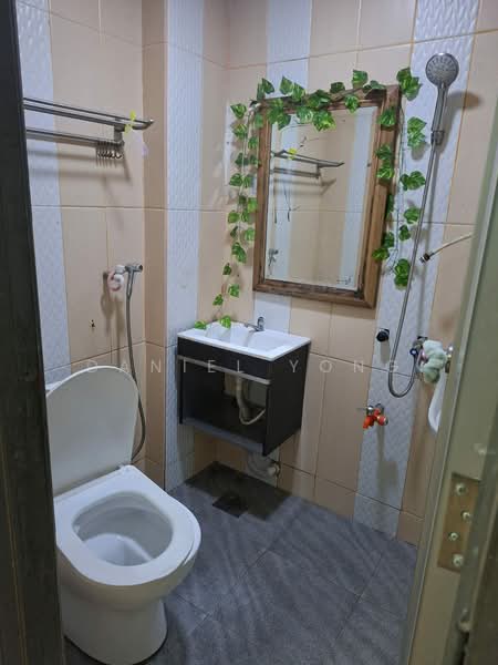 Rumah Teres 2-Tingkat untuk Dijual di Taman Cahaya Masai (Pasir Gudang) - Daniel Yong - Bathroom - PropertyGuru.com.my