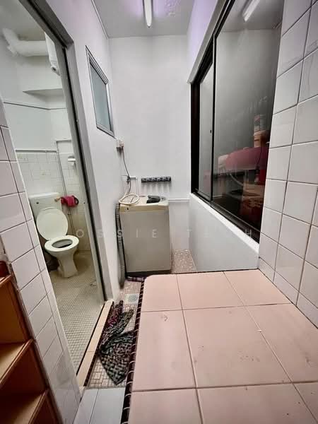 Pangsapuri untuk Dijual di Taman Seri Damai (B) - Jossie Teoh - Bathroom - PropertyGuru.com.my