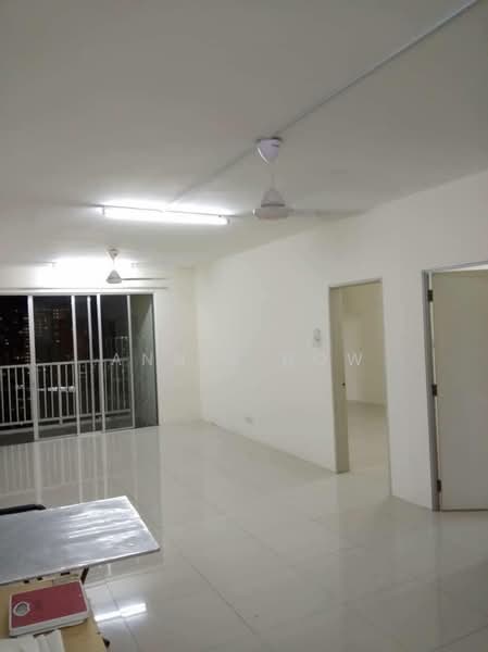 Kondominium untuk Dijual di Platinum Lake PV 16 - Annie How - Living Room - PropertyGuru.com.my