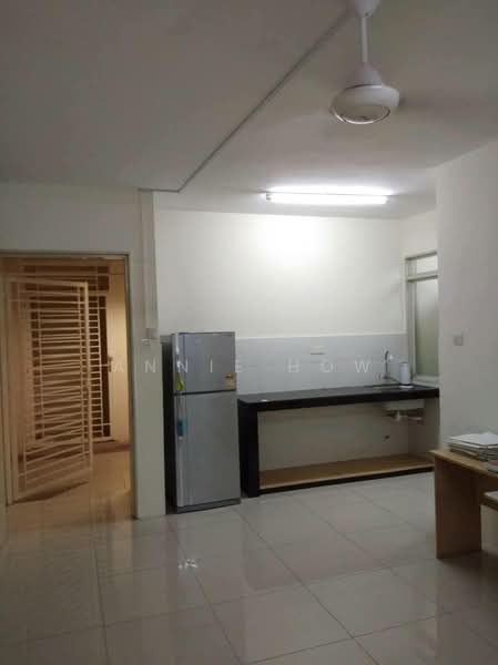 Kondominium untuk Dijual di Platinum Lake PV 16 - Annie How - Kitchen - PropertyGuru.com.my