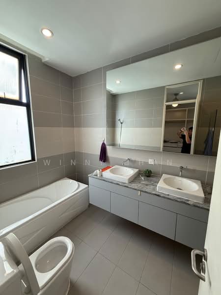 Kondominium untuk Disewa di Casa Bintang Residence - Winny Chan - Bathroom - PropertyGuru.com.my