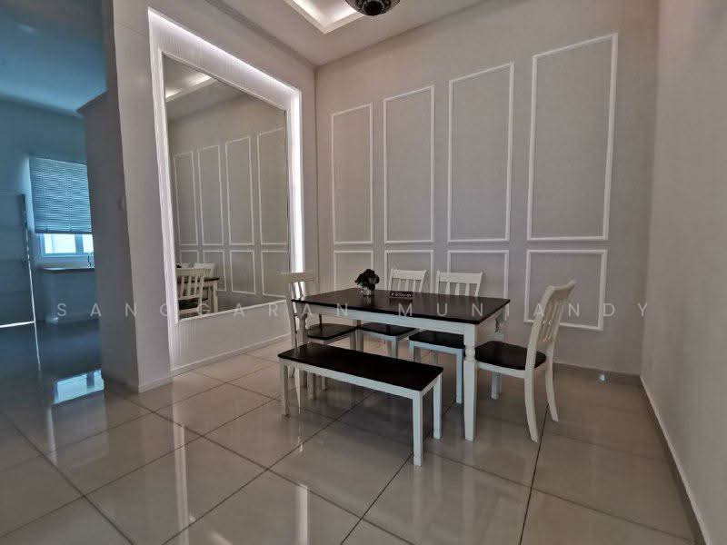 Rumah Berkembar untuk Dijual di Rumah Berkembar Setingkat Di Lunas (Lunas) - Sanggaran Muniandy - Dining Room - PropertyGuru.com.my