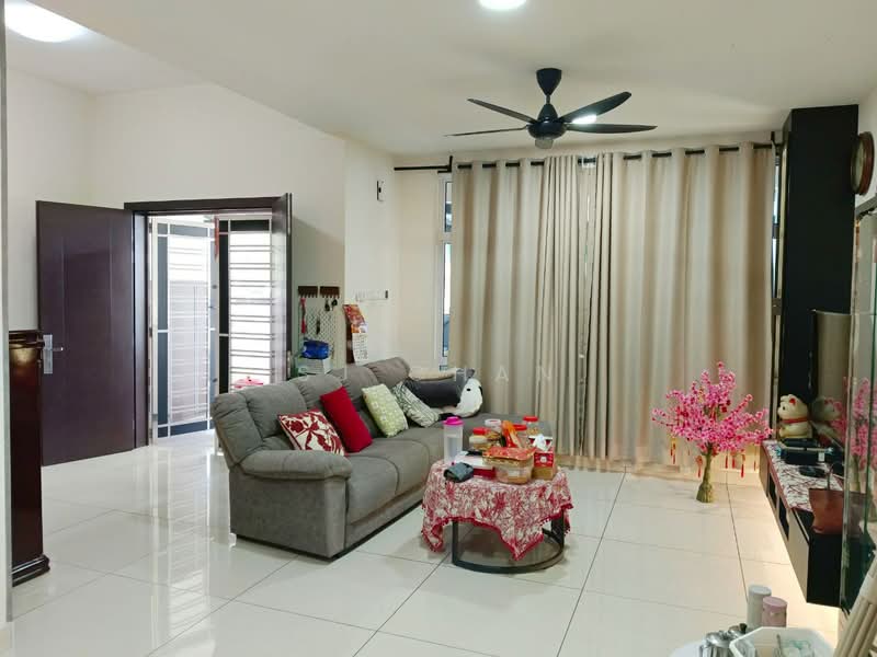 Cluster House for Sale in Taman Bestari Indah (Ulu Tiram) - SJ CHAN - Living Room - PropertyGuru.com.my