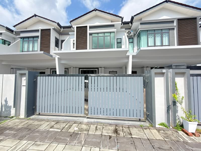 2-storey Terraced House for Sale in Taman Tasik Indah (Kluang) - May Tan - Exterior - PropertyGuru.com.my