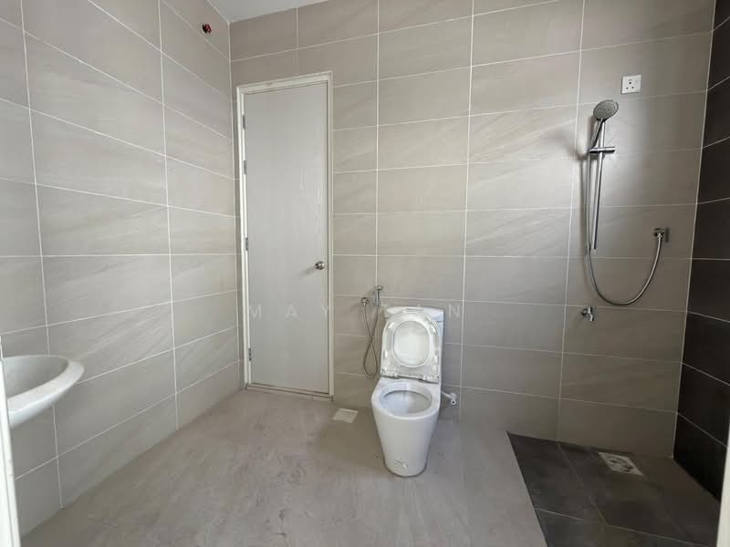 2-storey Terraced House for Sale in Taman Tasik Indah (Kluang) - May Tan - Bathroom - PropertyGuru.com.my