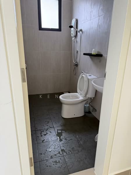 Kediaman Servis untuk Disewa di MKH Boulevard II - Ken Lim - Bathroom - PropertyGuru.com.my