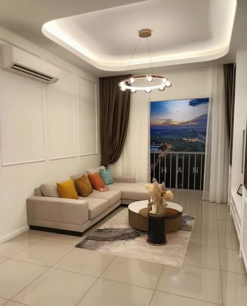 Kediaman Servis untuk Dijual di Gravit8, Klang - Torres Chan - Living Room - PropertyGuru.com.my