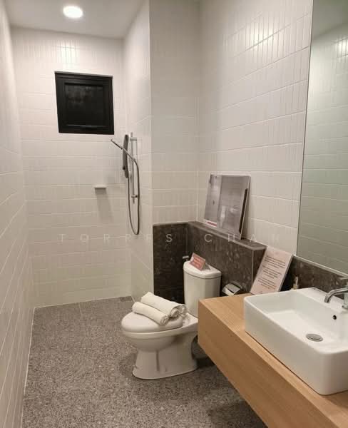 Kediaman Servis untuk Dijual di Gravit8, Klang - Torres Chan - Bathroom - PropertyGuru.com.my