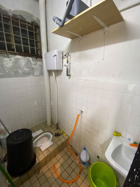 Shop / Office untuk Disewa di Larkin Jaya (Johor Bahru) - Alex Looi - Bathroom - PropertyGuru.com.my