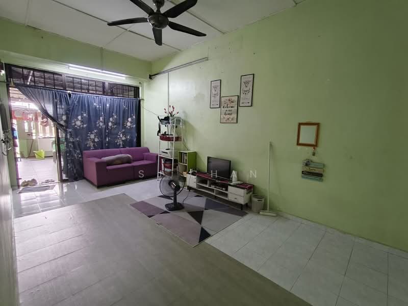Rumah Teres 1-Tingkat untuk Dijual di Taman Kota Masai (Pasir Gudang) - SJ CHAN - Living Room - PropertyGuru.com.my