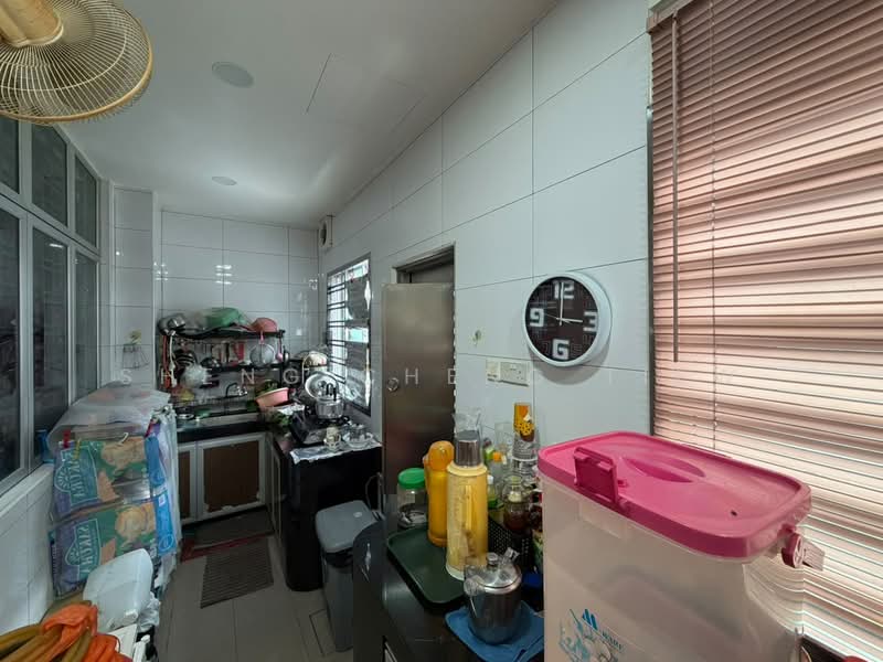 Rumah Teres 2-Tingkat untuk Dijual di Taman Mutiara Rini (Skudai) - Sheng Cheng Tiew - Kitchen - PropertyGuru.com.my
