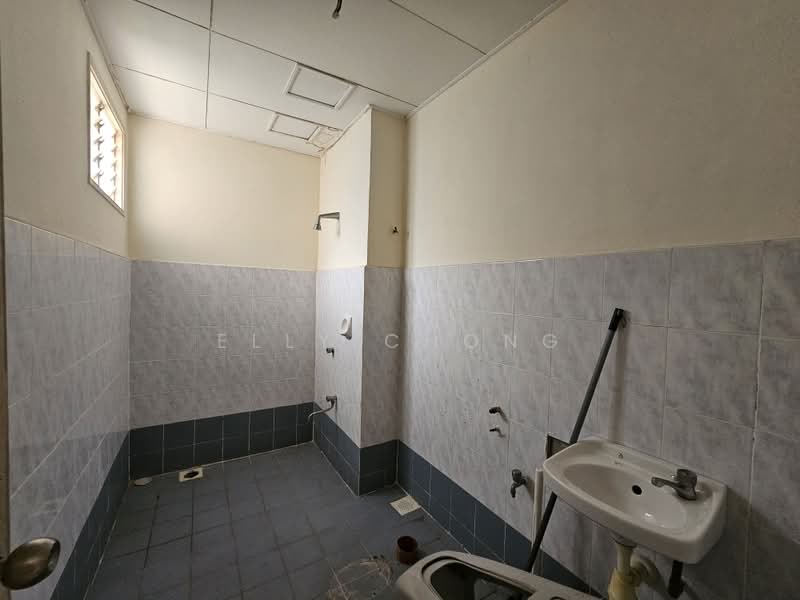 Terraced House for Sale in Alam Damai (Cheras) - Elly Chong - Bathroom - PropertyGuru.com.my