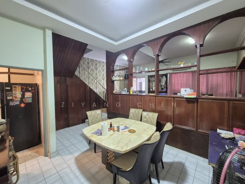 Rumah Teres 2-Tingkat untuk Dijual di SS2 (Petaling Jaya) - Ziyang Chen - Dining Room - PropertyGuru.com.my