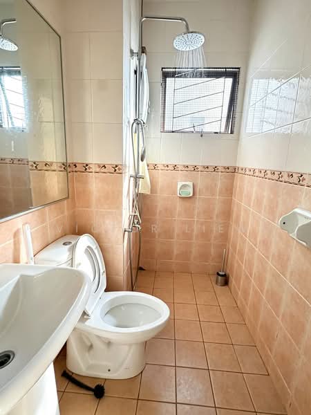 Rumah Teres 2-Tingkat untuk Dijual di Pju 1a (Ara Damansara) - Victor Liew - Bathroom - PropertyGuru.com.my