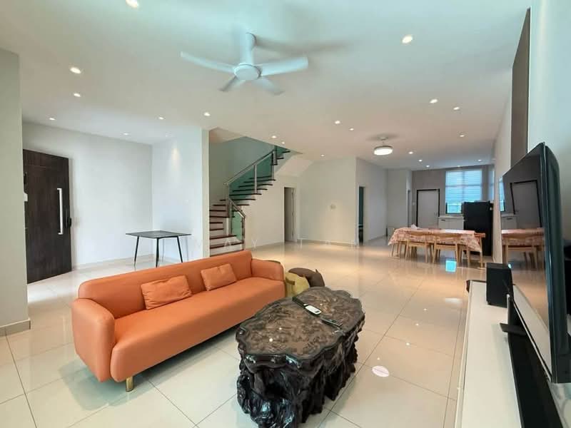 2-storey Terraced House for Sale in Taman Tasik Indah (Kluang) - May Tan - Living Room - PropertyGuru.com.my