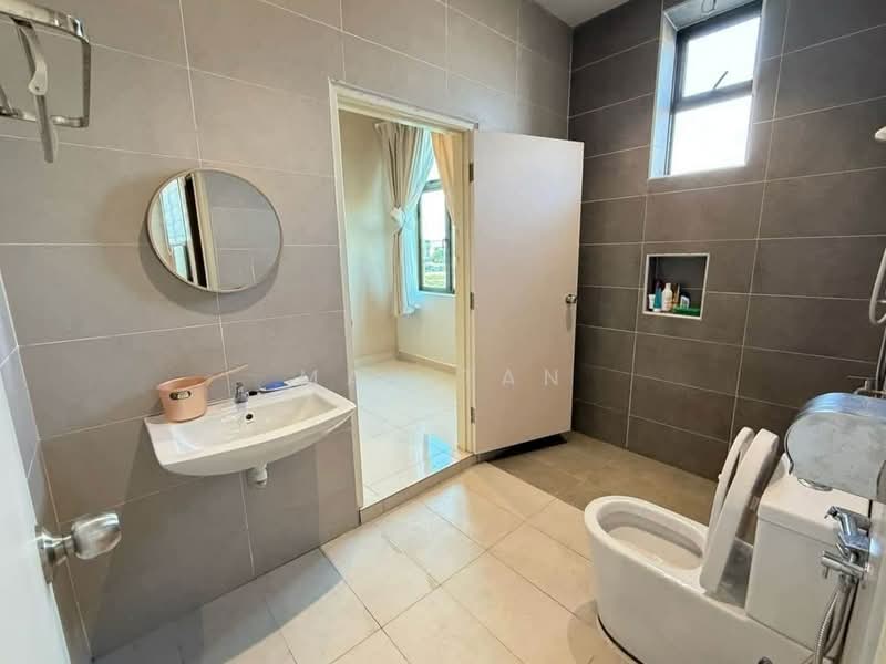 2-storey Terraced House for Sale in Taman Tasik Indah (Kluang) - May Tan - Bathroom - PropertyGuru.com.my
