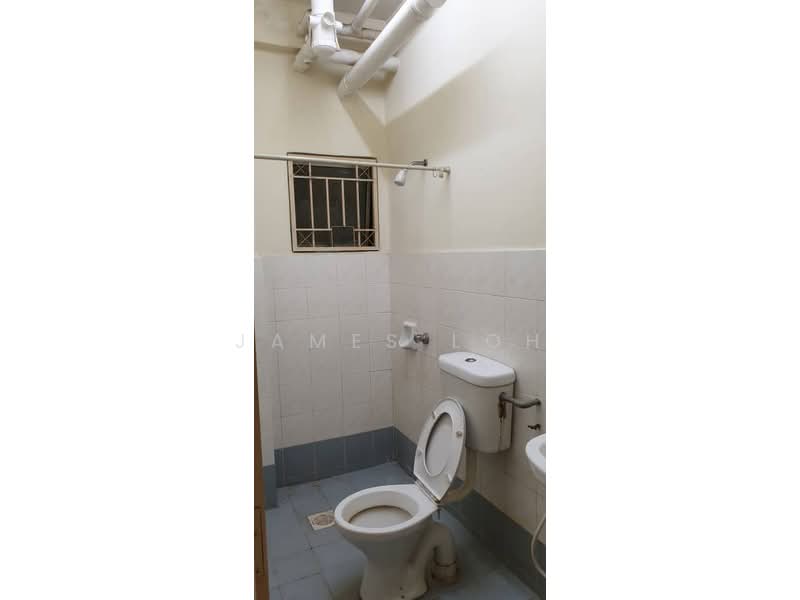 Apartment for Sale at Pangsapuri Jati 2 - James Loh - Bathroom - PropertyGuru.com.my
