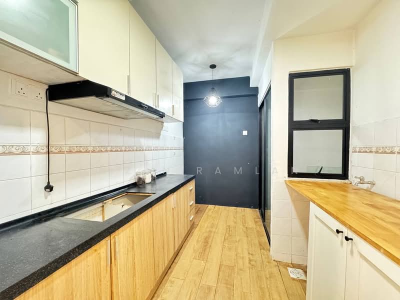 Apartment for Sale at Golden Height (Taman Mas) - Mizan Ramlan - Kitchen - PropertyGuru.com.my