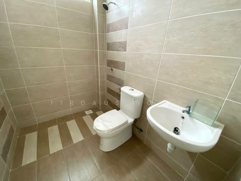Bungalow House for Sale in Taman Bukit Senawang (Senawang) - Firdaus Husin - Bathroom - PropertyGuru.com.my