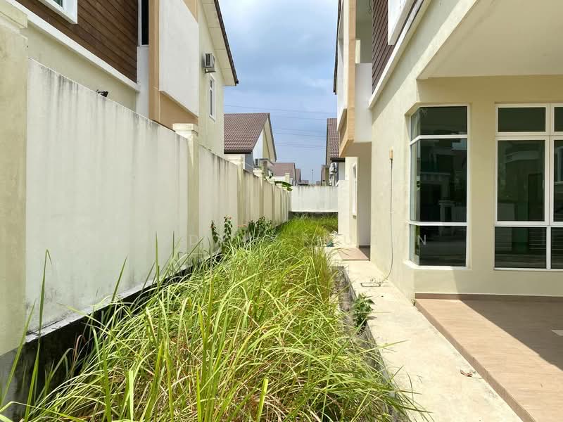 Bungalow House for Sale in Taman Bukit Senawang (Senawang) - Firdaus Husin - PropertyGuru.com.my