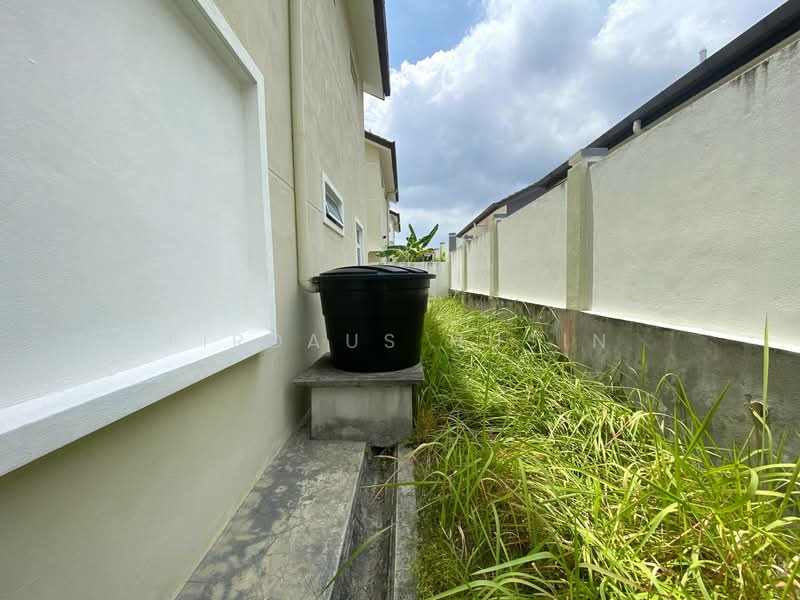 Bungalow House for Sale in Taman Bukit Senawang (Senawang) - Firdaus Husin - PropertyGuru.com.my