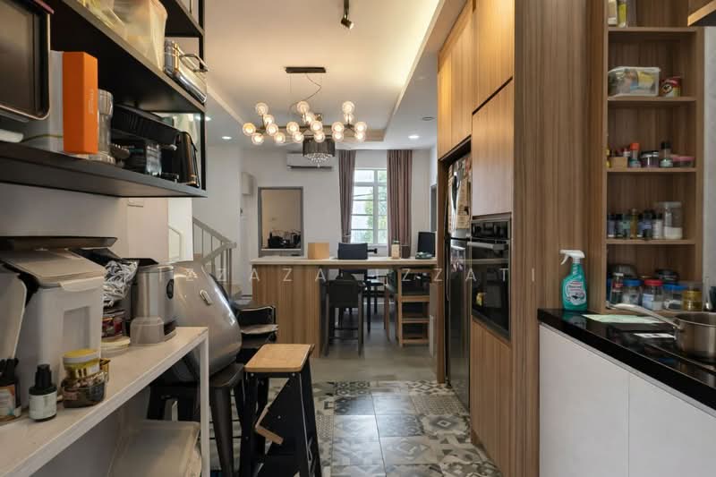 Rumah Teres 2.5-Tingkat untuk Dijual di Ukay Perdana (Ulu Kelang) - Izzaza Izzati - Kitchen - PropertyGuru.com.my