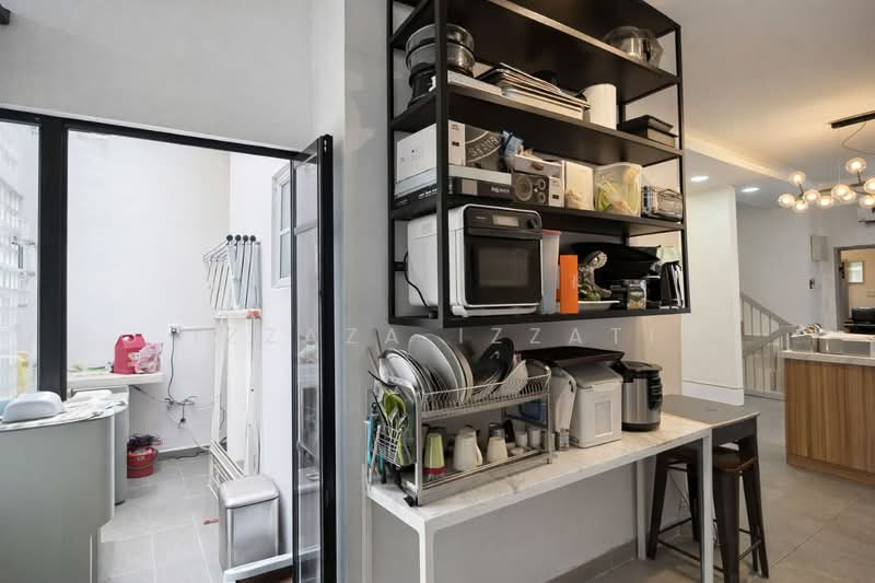 Rumah Teres 2.5-Tingkat untuk Dijual di Ukay Perdana (Ulu Kelang) - Izzaza Izzati - Kitchen - PropertyGuru.com.my