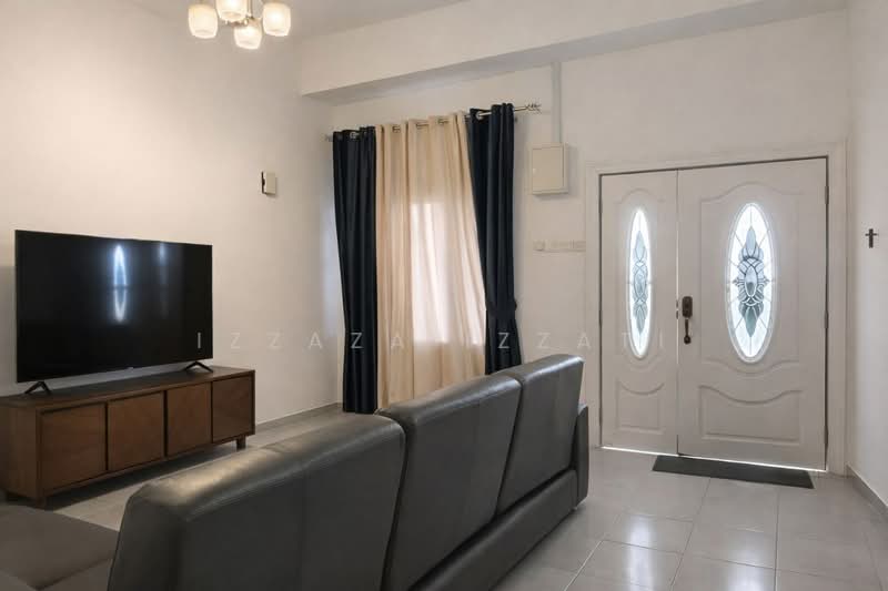 Rumah Teres 2.5-Tingkat untuk Dijual di Ukay Perdana (Ulu Kelang) - Izzaza Izzati - Living Room - PropertyGuru.com.my