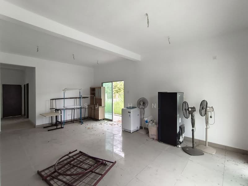 Rumah Teres 2-Tingkat untuk Dijual di Taman Nusa Damai (Pasir Gudang) - SJ CHAN - Living Room - PropertyGuru.com.my