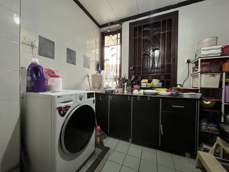 Rumah Teres 2-Tingkat untuk Dijual di Bukit Jelutong (Shah Alam) - Billy Lee - Kitchen - PropertyGuru.com.my
