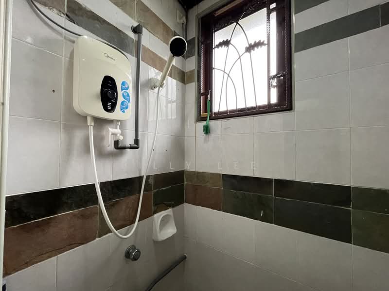 Rumah Teres 2-Tingkat untuk Dijual di Bukit Jelutong (Shah Alam) - Billy Lee - Bathroom - PropertyGuru.com.my