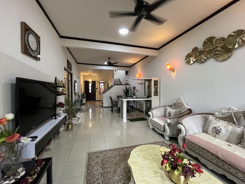 Rumah Teres 2-Tingkat untuk Dijual di Bukit Jelutong (Shah Alam) - Billy Lee - Living Room - PropertyGuru.com.my