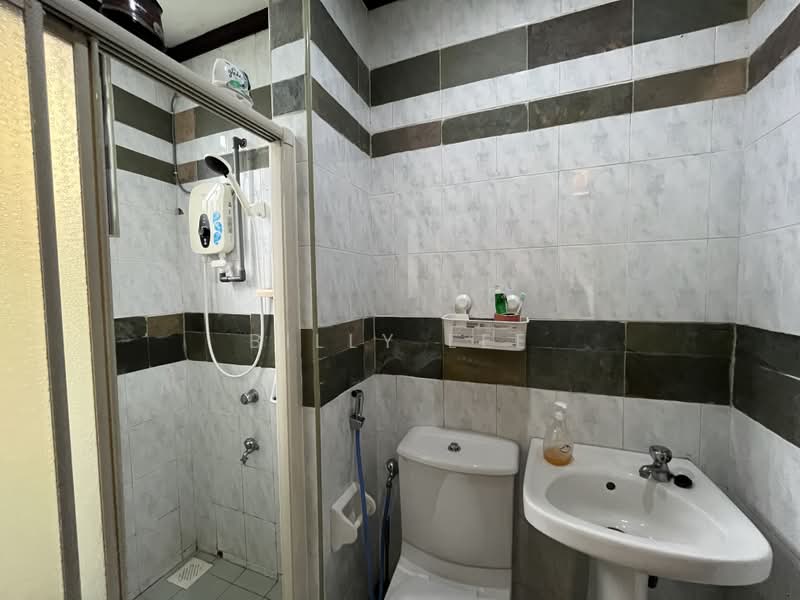 Rumah Teres 2-Tingkat untuk Dijual di Bukit Jelutong (Shah Alam) - Billy Lee - PropertyGuru.com.my