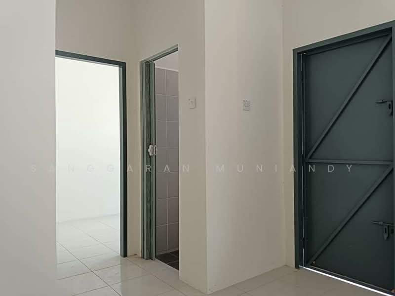 1-storey Terraced House for Sale in Rumah Teres Setingkat Di Bukit Kayu Hitam (Bukit Kayu Hitam) - Sanggaran Muniandy - Interior - PropertyGuru.com.my