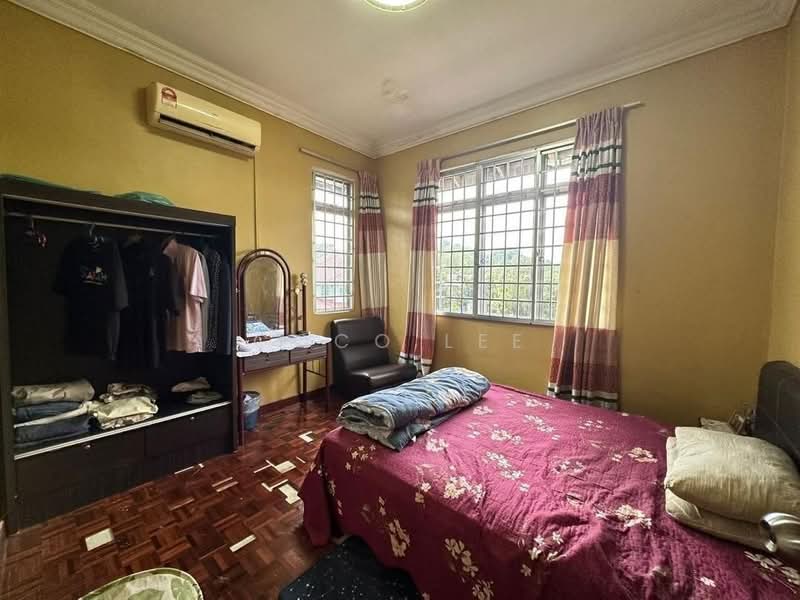 Semi-Detached House for Sale in Taman Bukit Kempas (Tampoi) - Coco Lee - Bedroom - PropertyGuru.com.my