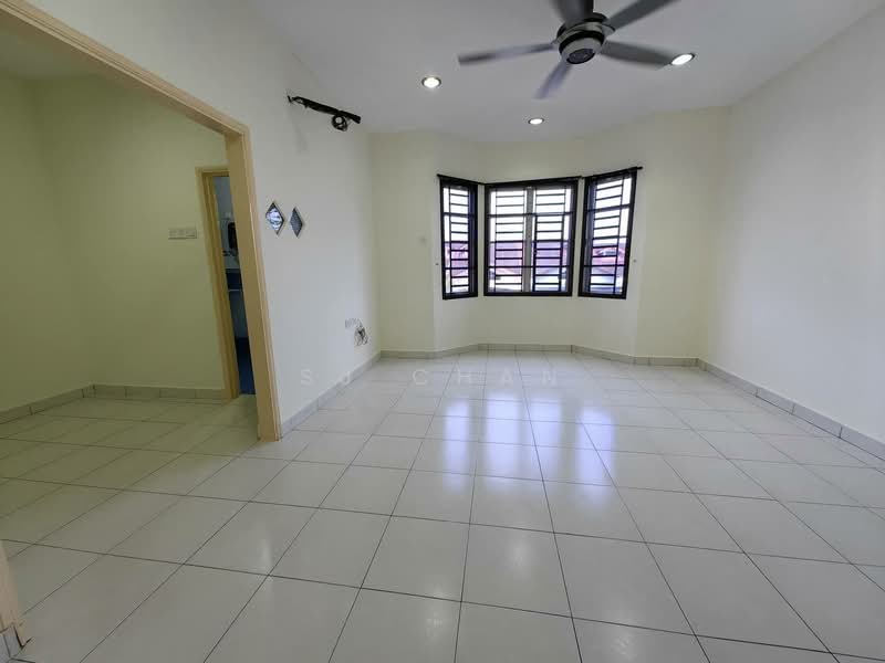 Rumah Teres 2-Tingkat untuk Dijual di Taman Bestari Indah (Ulu Tiram) - SJ CHAN - Living Room - PropertyGuru.com.my