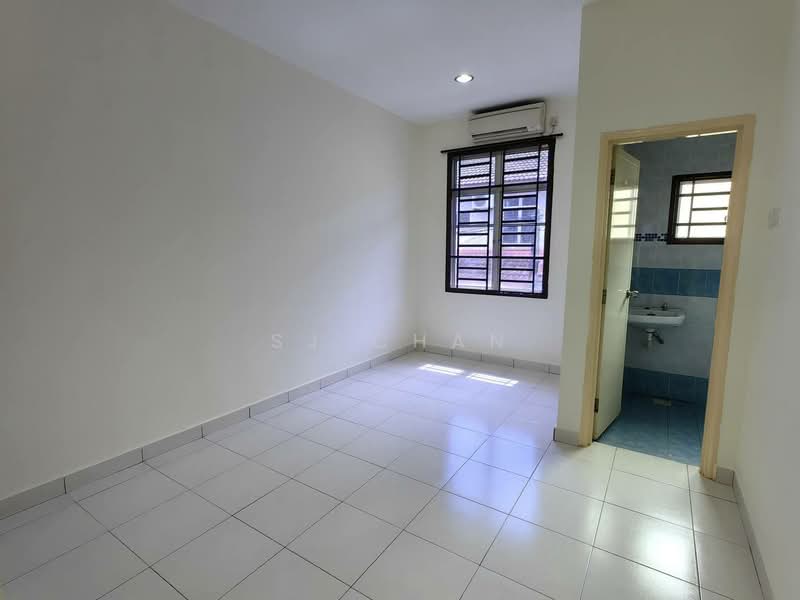 Rumah Teres 2-Tingkat untuk Dijual di Taman Bestari Indah (Ulu Tiram) - SJ CHAN - Interior - PropertyGuru.com.my