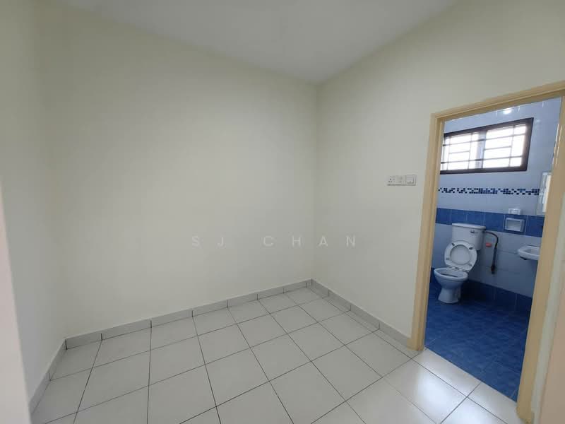 Rumah Teres 2-Tingkat untuk Dijual di Taman Bestari Indah (Ulu Tiram) - SJ CHAN - PropertyGuru.com.my