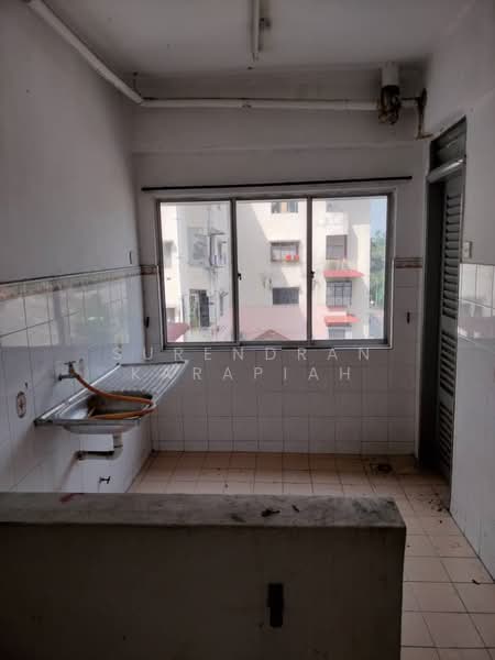 Apartment for Sale at Pangsapuri Seri Proton - Surendran Karapiah - Kitchen - PropertyGuru.com.my