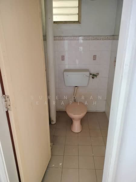 Apartment for Sale at Pangsapuri Seri Proton - Surendran Karapiah - Bathroom - PropertyGuru.com.my