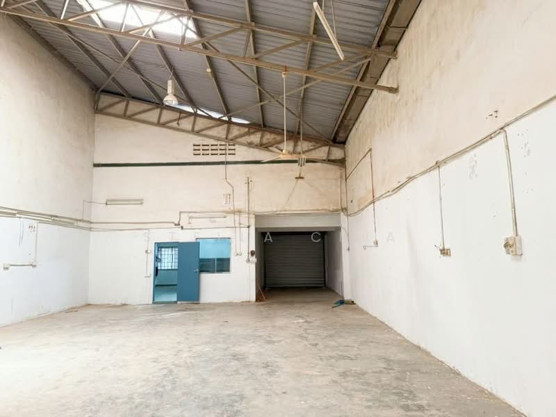 Factory for Rent in Taman Tan Sri Yaacob (Johor Bahru) - Stella Chia - Interior - PropertyGuru.com.my
