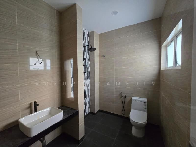 Bungalow House untuk Dijual di Bandar Bukit Mahkota (Bangi) - Adzura Zamedin - Bathroom - PropertyGuru.com.my