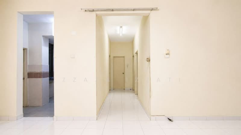 Pangsapuri untuk Dijual di Kasturi Idaman - Izzaza Izzati - Corridor - PropertyGuru.com.my