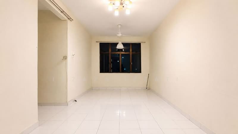 Pangsapuri untuk Dijual di Kasturi Idaman - Izzaza Izzati - Living Room - PropertyGuru.com.my
