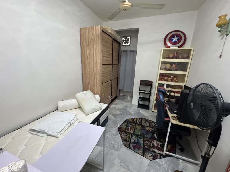 Terraced House for Sale in Bandar Country Homes (Rawang) - Elvis Kok - Bedroom - PropertyGuru.com.my
