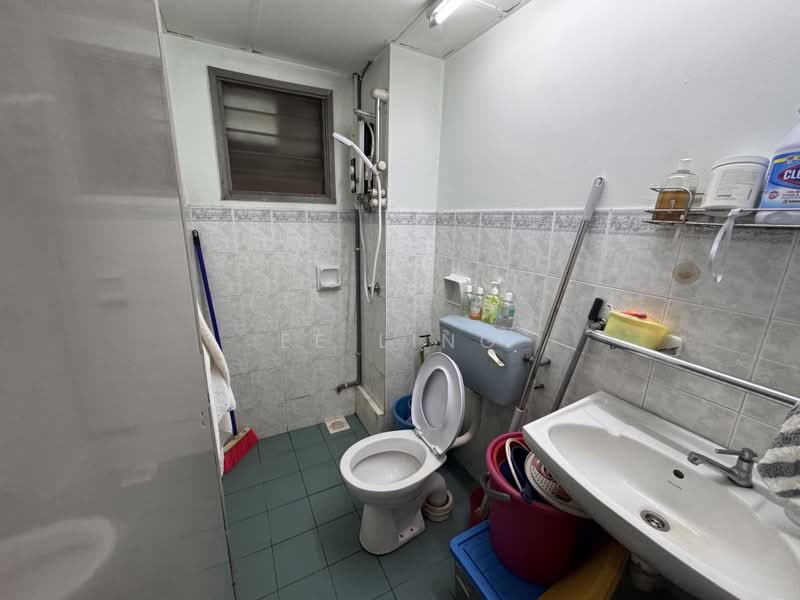 Apartment for Sale at Sri Pinang Apartment - EE Ling - Bathroom - PropertyGuru.com.my